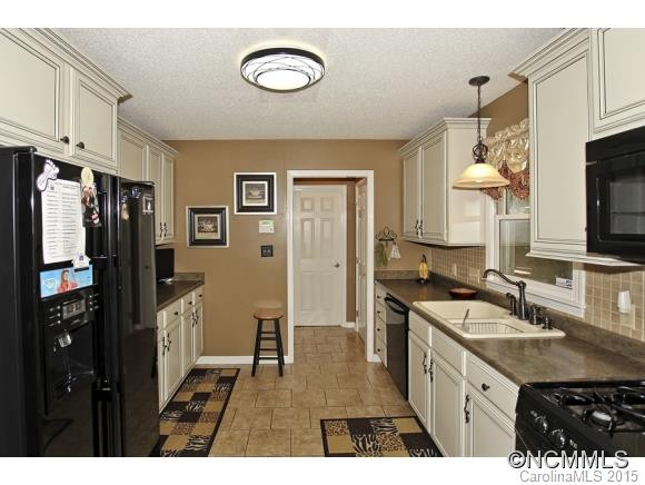 46 FOXBERRY DRIVE - Photo 9