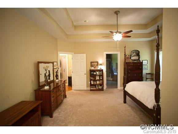 720 LYNDHURST DR. - Photo 12