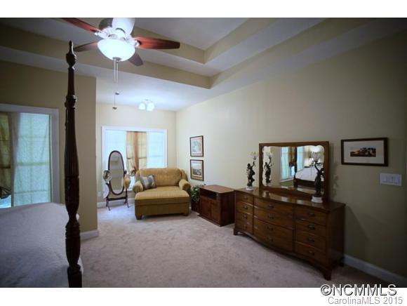 720 LYNDHURST DR. - Photo 13