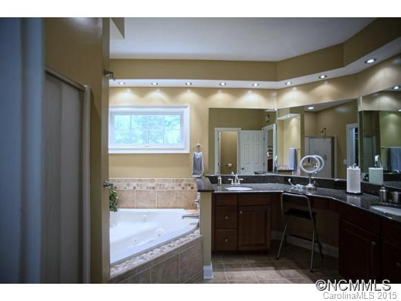 720 LYNDHURST DR. - Photo 15