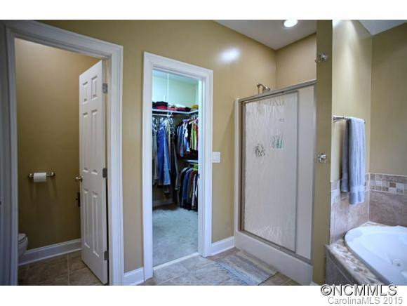 720 LYNDHURST DR. - Photo 16
