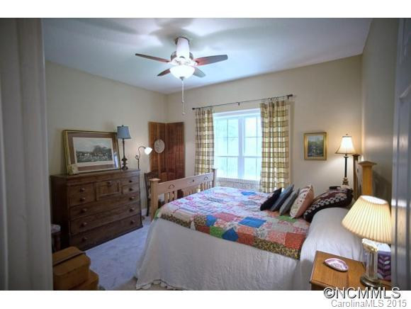 720 LYNDHURST DR. - Photo 17