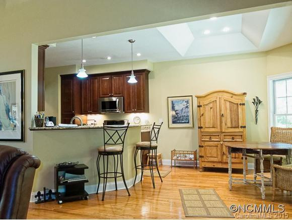 720 LYNDHURST DR. - Photo 7