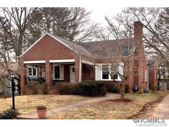 9 Colonial Place - Photo 2
