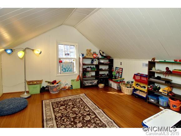 9 Colonial Place - Photo 16
