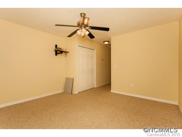 25 Falcon Crest Drive - Photo 15