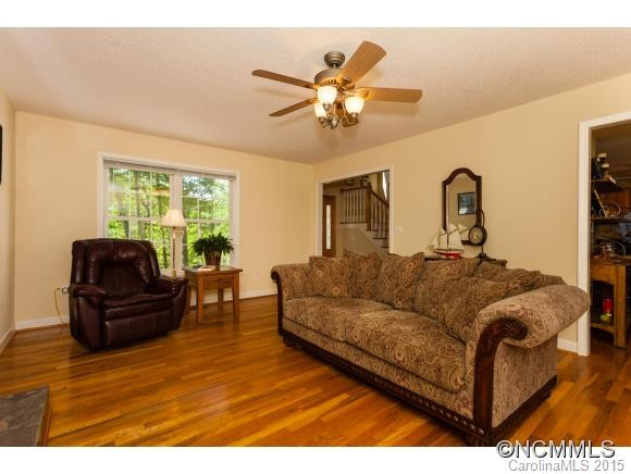 25 Falcon Crest Drive - Photo 4