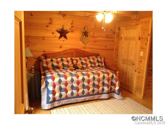 821 Pheasant St - Photo 4