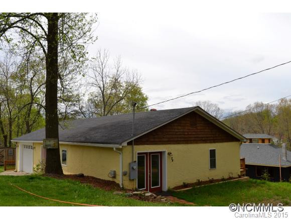 24 East Indiana Ave