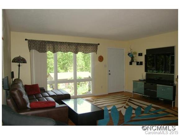 310 Fairfax Avenue - Photo 2