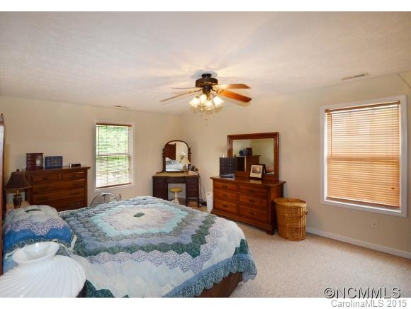 404 Stratford Rd - Photo 11