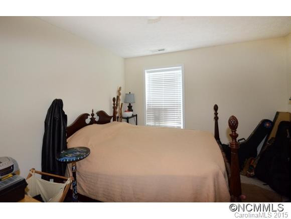 404 Stratford Rd - Photo 14