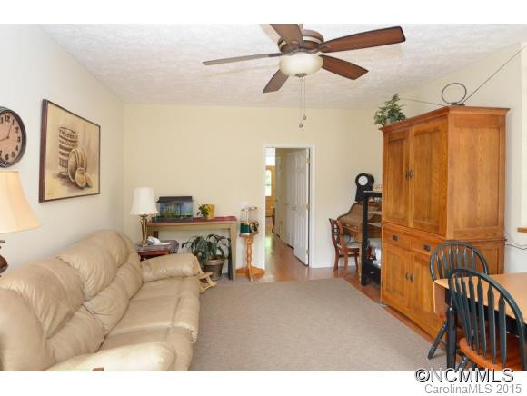 404 Stratford Rd - Photo 10