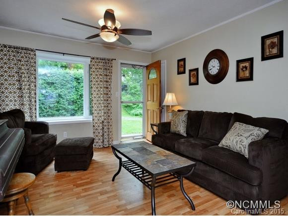 40 MAPLE AVE. - Photo 2