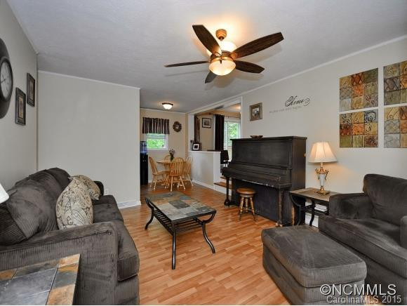 40 MAPLE AVE. - Photo 3