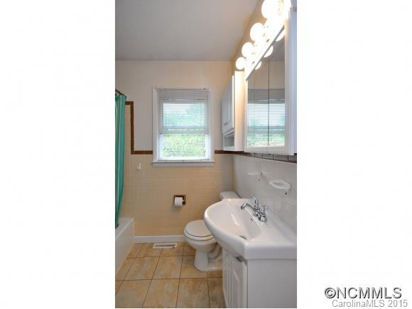 40 MAPLE AVE. - Photo 8