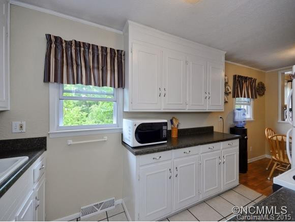 40 MAPLE AVE. - Photo 9
