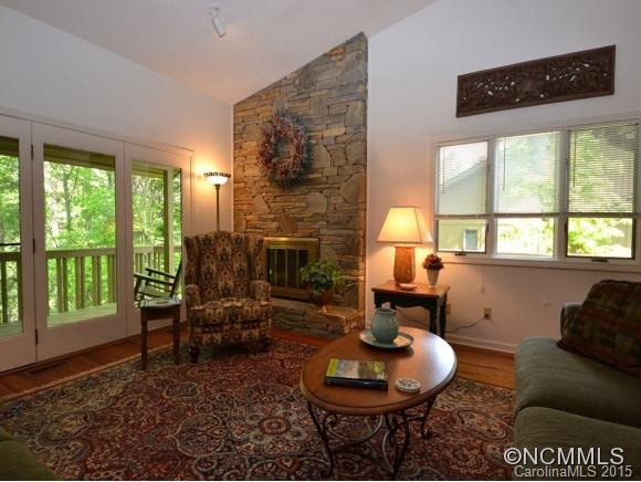 301 WHITE OAK DRIVE - Photo 3