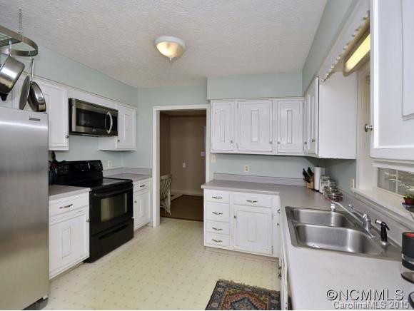 2 REYNOLDA DRIVE - Photo 11