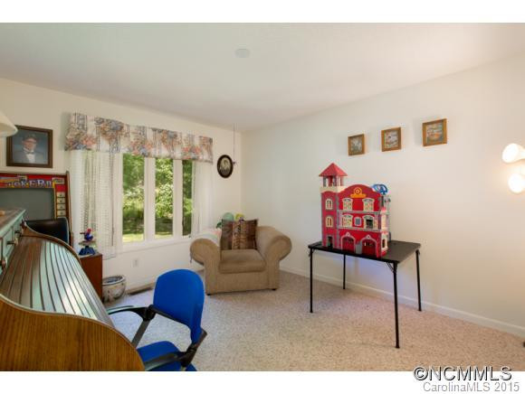 404 Greenstone Ln - Photo 13