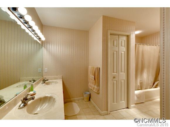 404 Greenstone Ln - Photo 10