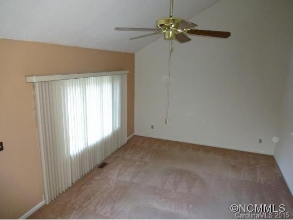 38 PENCROSS CIRCLE - Photo 2