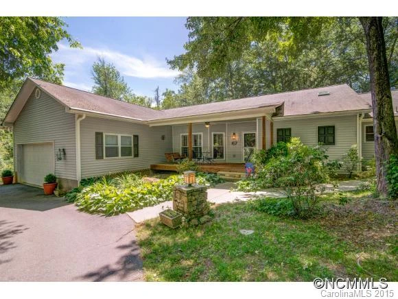 16 Woodlands Drive