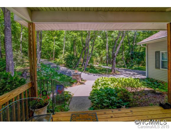 16 Woodlands Drive - Photo 3