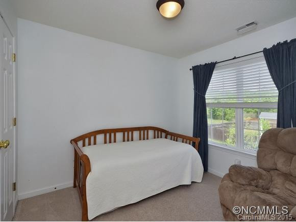 130 WOODFERN ROAD - Photo 16
