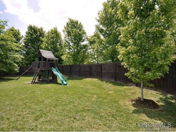 130 WOODFERN ROAD - Photo 3