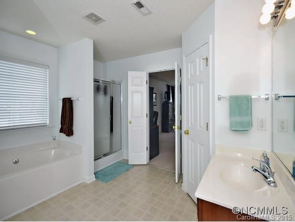 130 WOODFERN ROAD - Photo 23