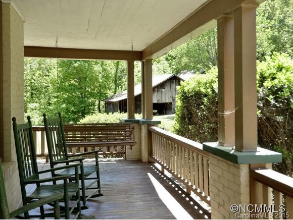828 Jenkins Valley Road - Photo 2
