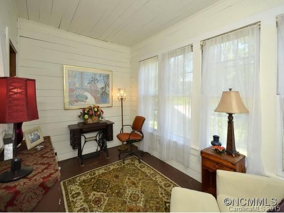 828 Jenkins Valley Road - Photo 18