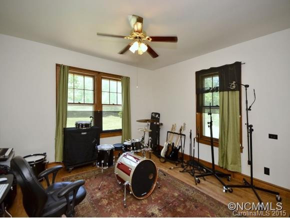 828 Jenkins Valley Road - Photo 21