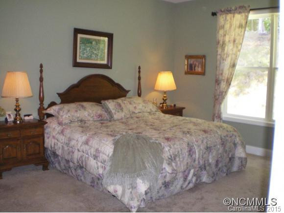 342 Oxford Court - Photo 5