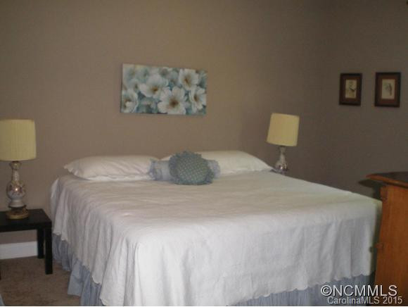 342 Oxford Court - Photo 10