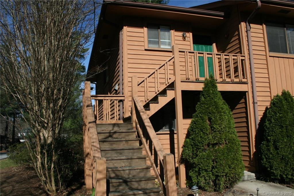 551 Courtwood Lane #6