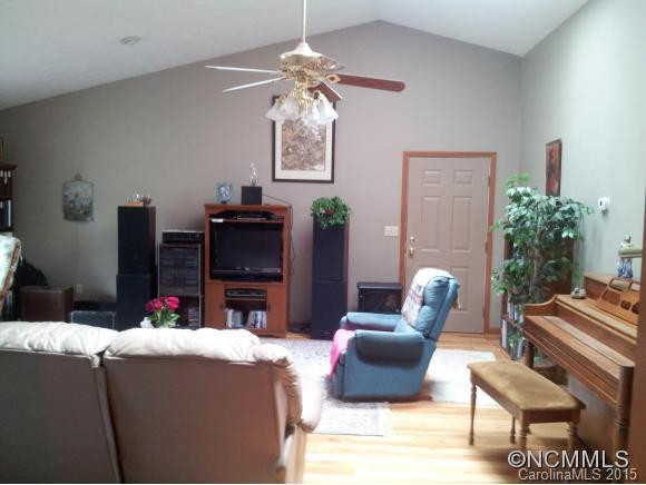 555 Lancaster Road - Photo 3