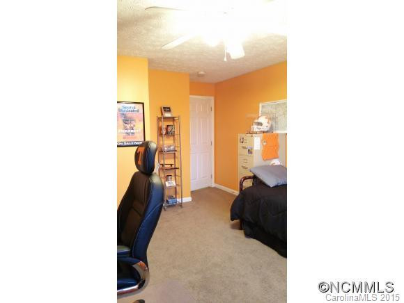 532 Woodlawn Circle - Photo 11
