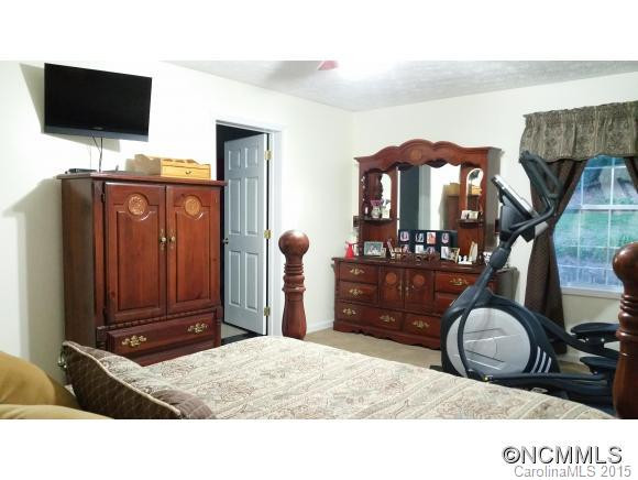 532 Woodlawn Circle - Photo 16