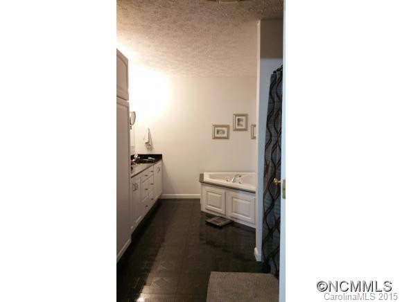 532 Woodlawn Circle - Photo 17