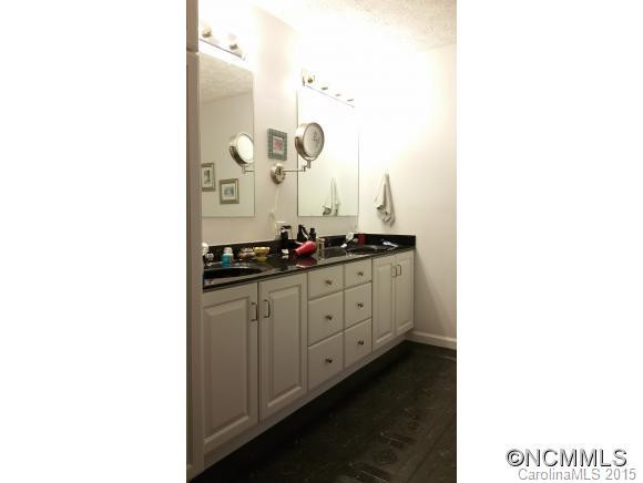 532 Woodlawn Circle - Photo 18