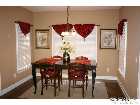385 WHITE STONE DRIVE - Photo 6
