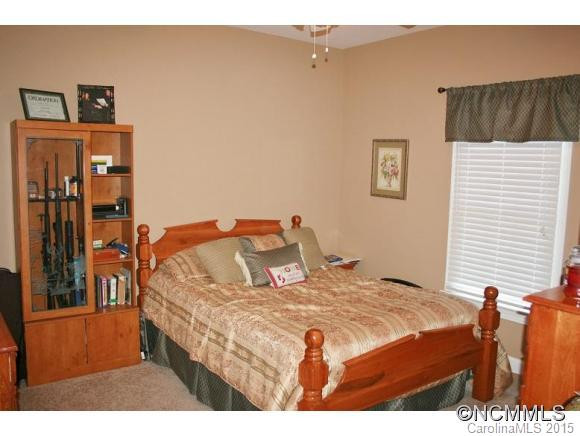 385 WHITE STONE DRIVE - Photo 10
