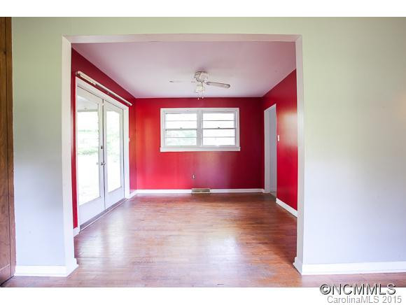 218 W College St. - Photo 5