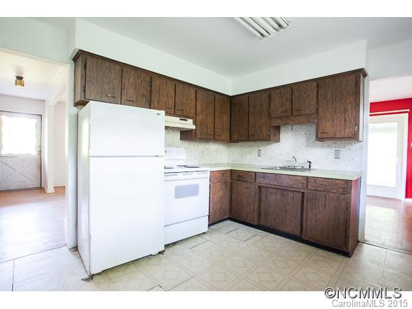 218 W College St. - Photo 6