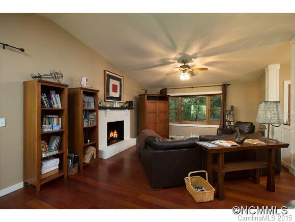 65 Pine Tree Lane - Photo 3