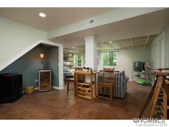 65 Pine Tree Lane - Photo 8