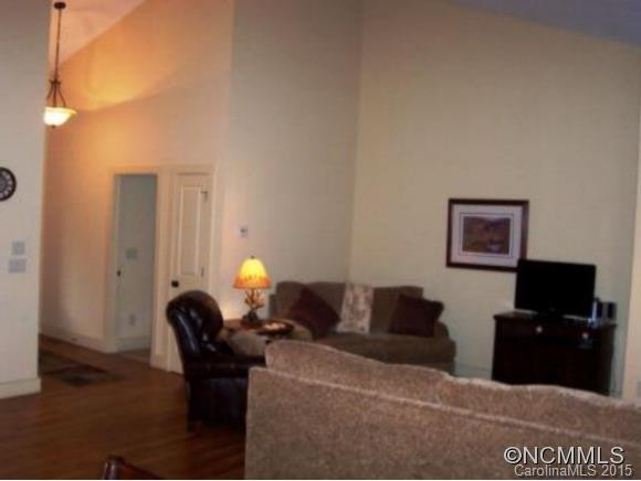 82 Meadowridge Court - Photo 6