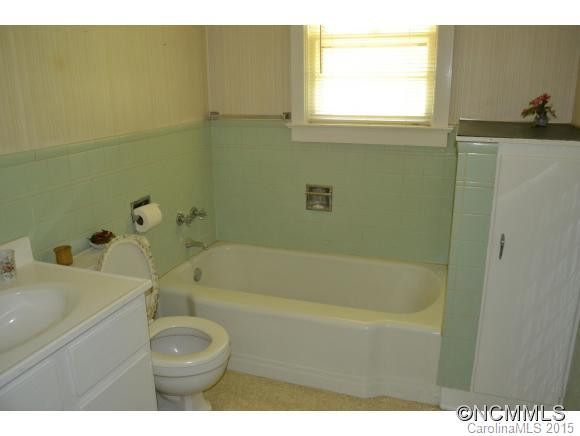 1194 Charlotte Highway - Photo 15